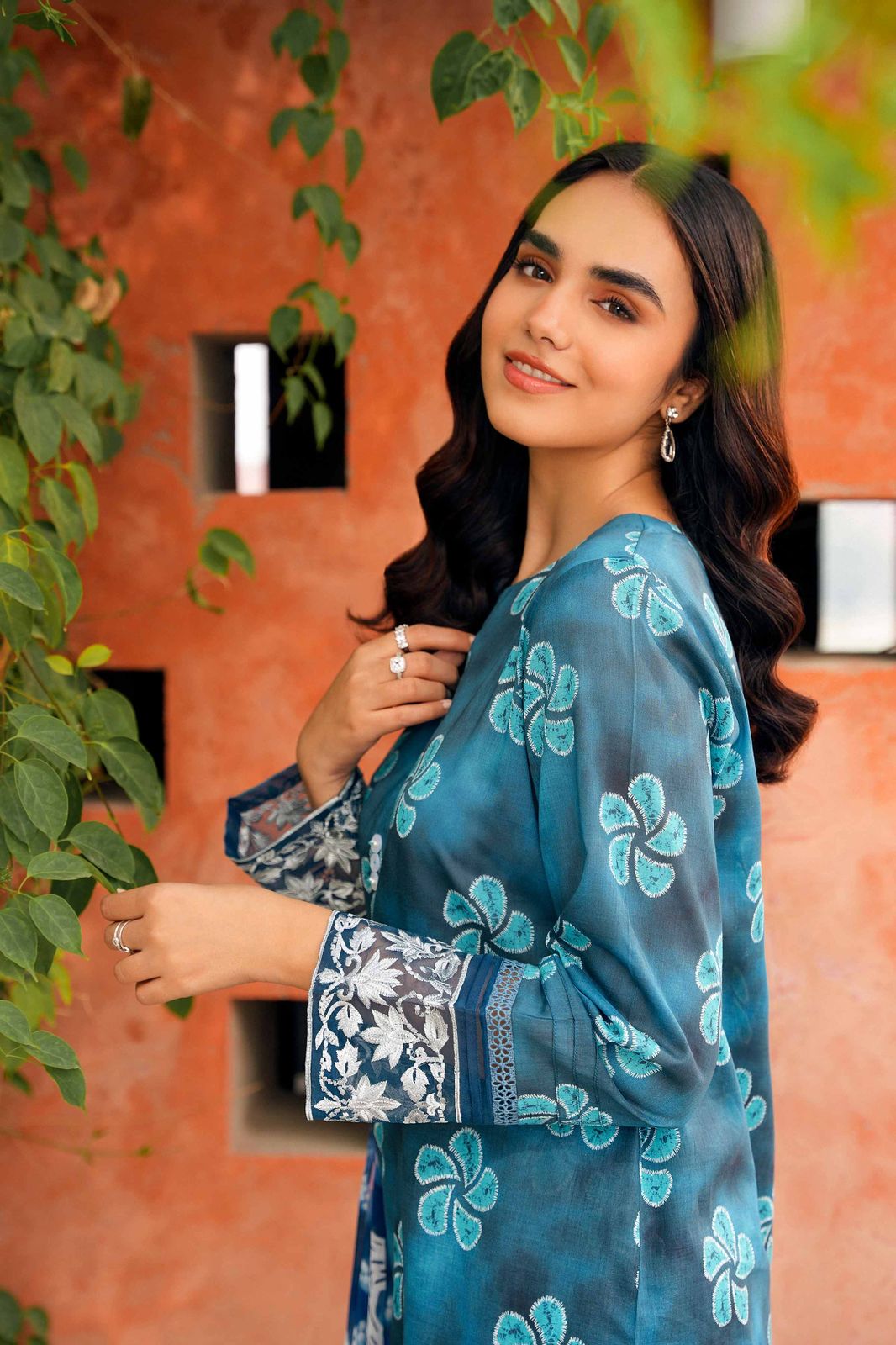 Nishat Zinc Luxury Lawn Dress